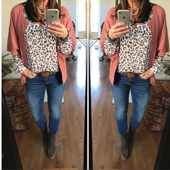 Cabi White Leopard Animal Print Chiffon Glamour Blouse Top Size Medium - Picture 6 of 12